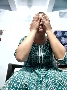 Anushka Singh0 online show from April 2026 04:08:02 PM