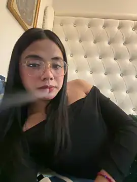 camillejoson online show from April 2026 12:17:01 PM