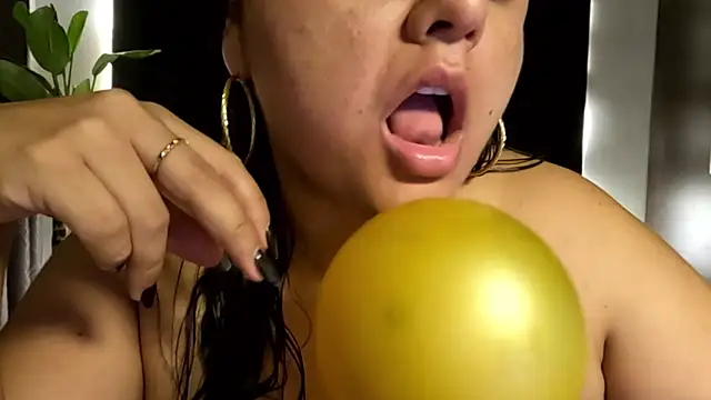 AzaraOnyx online show from June 2026 11:26:01 AM