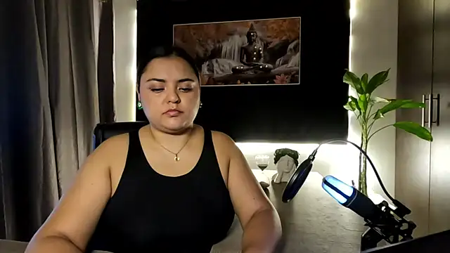 AzaraOnyx online show from June 2026 01:05:02 PM