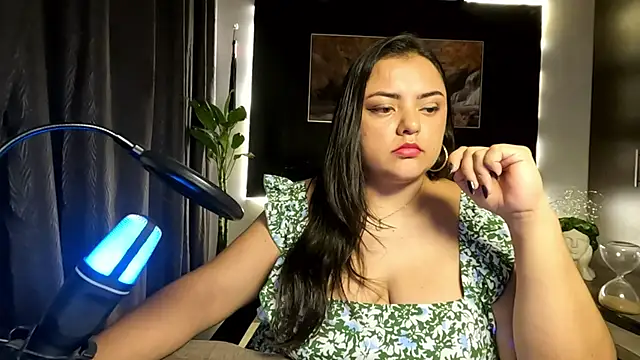 AzaraOnyx online show from May 2026 04:02:02 PM