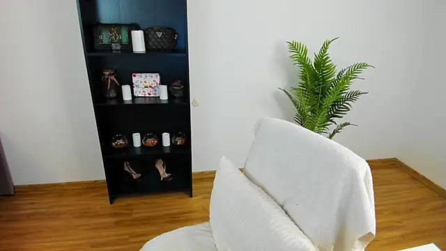 Snapshot of khloe_starrr chatting on May 2026 03:51:02 PM khloe starrr online show from May 2026 03:51:02 PM