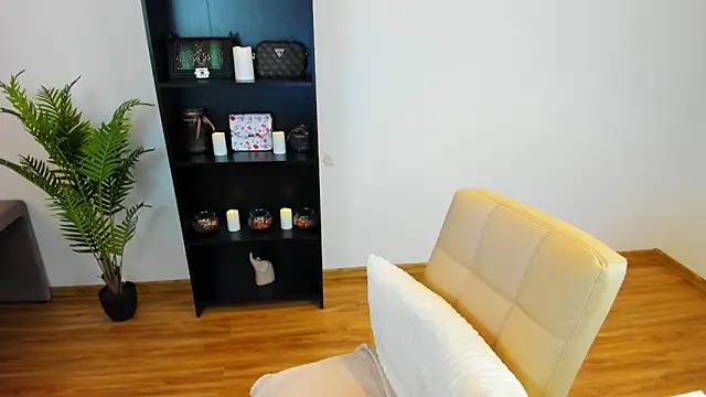 khloe starrr online show from March 2026 01:33:02 PM