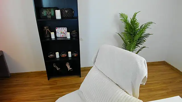 Snapshot of khloe_starrr chatting on May 2026 04:38:02 PM khloe starrr online show from May 2026 04:38:02 PM