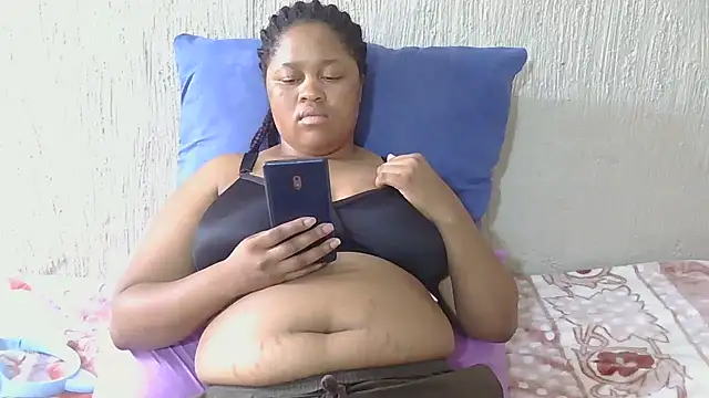 Snapshot of TemptingTits chatting on February 2026 01:24:01 PM TemptingTits online show from February 2026 01:24:01 PM