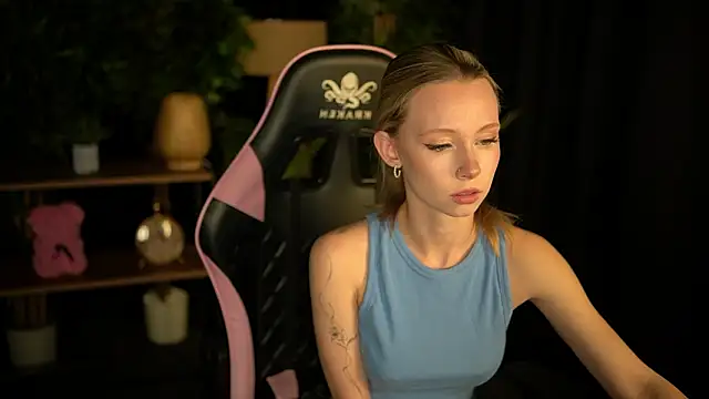 SweetDaisy me online show from March 2026 04:07:01 PM