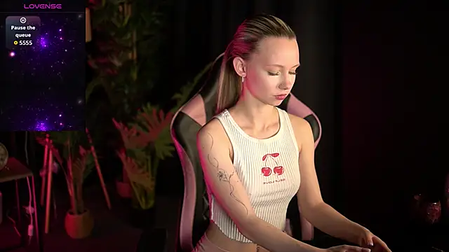 SweetDaisy me online show from April 2026 05:30:01 PM