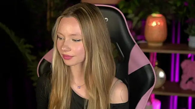 Snapshot of SweetDaisy_me chatting on February 2026 09:42:01 AM SweetDaisy me online show from February 2026 09:42:01 AM