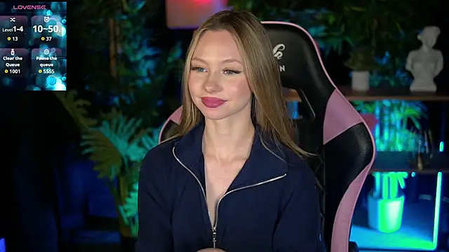 Snapshot of SweetDaisy_me chatting on February 2026 08:17:01 AM SweetDaisy me online show from February 2026 08:17:01 AM