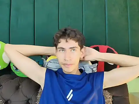 skinny jean  online show from February 2026 08:00:01 PM