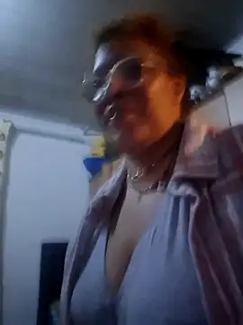 Snapshot of SmokAss chatting on February 2026 06:15:02 PM SmokAss online show from February 2026 06:15:02 PM