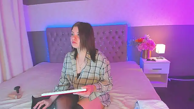 AmandaHoppe online show from April 2026 05:03:01 AM