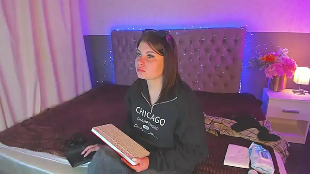 AmandaHoppe online show from March 2026 04:58:02 AM