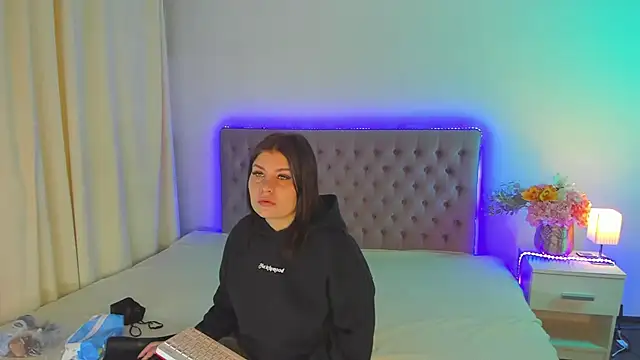 AmandaHoppe online show from April 2026 05:03:01 AM