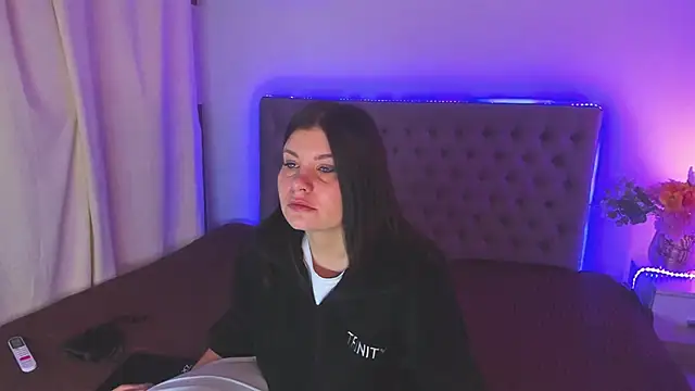 AmandaHoppe online show from July 2026 04:02:01 AM