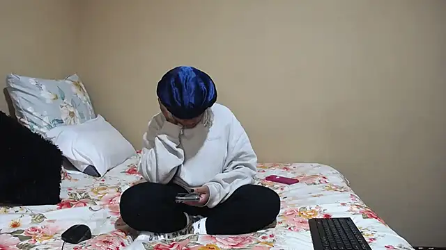 KinkyPxx online show from April 2026 01:47:01 PM