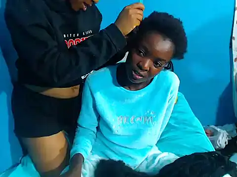 Snapshot of SexySlender_05 chatting on February 2026 10:43:01 PM SexySlender 05 online show from February 2026 10:43:01 PM