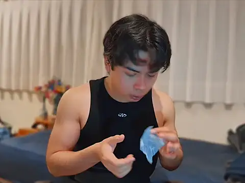 Snapshot of BentoBoxxx chatting on February 2026 02:13:01 AM BentoBoxxx online show from February 2026 02:13:01 AM