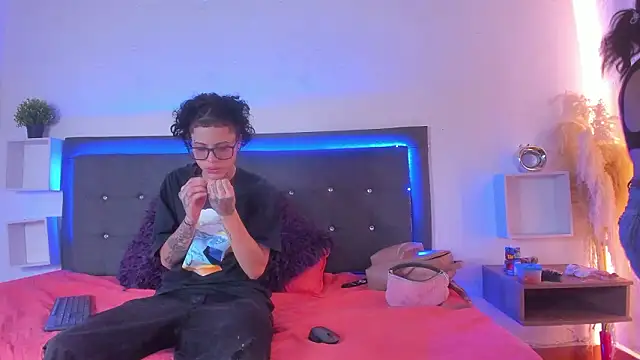 Ale cuzz online show from March 2026 04:01:02 PM