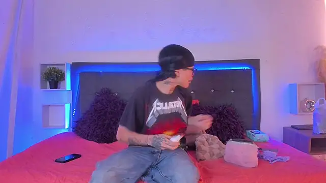 Ale cuzz online show from March 2026 03:43:01 PM