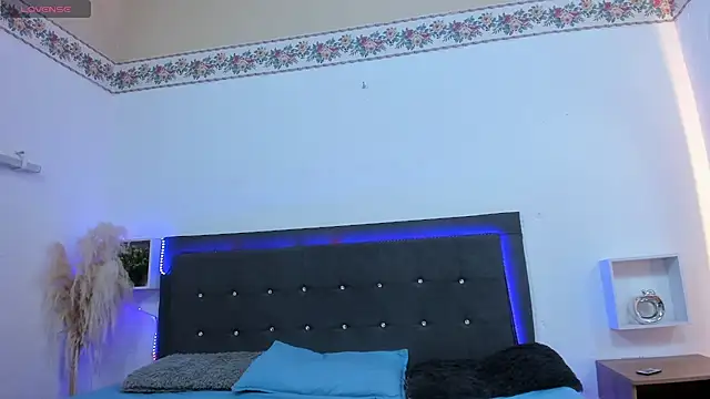 Snapshot of Ale_cuzz chatting on June 2026 07:26:02 PM Ale cuzz online show from June 2026 07:26:02 PM