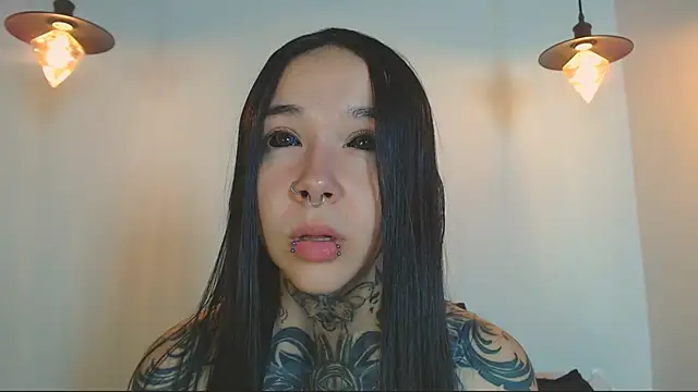 alien eyes09 online show from April 2026 01:40:02 AM