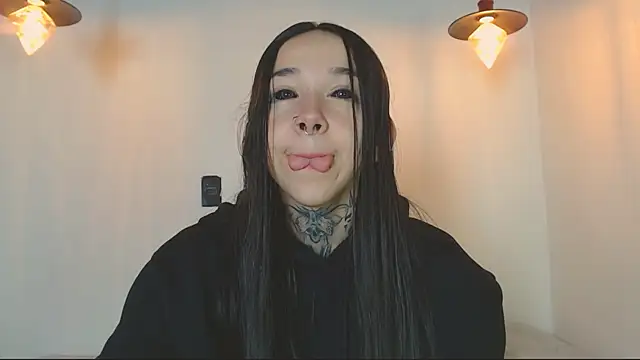 alien eyes09 online show from April 2026 01:12:02 AM