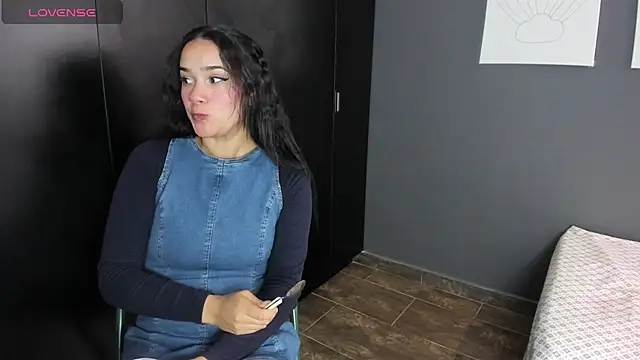 love kriss online show from April 2026 04:35:01 PM