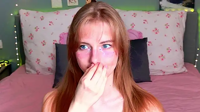 ElfieWhite online show from July 2026 05:35:02 PM