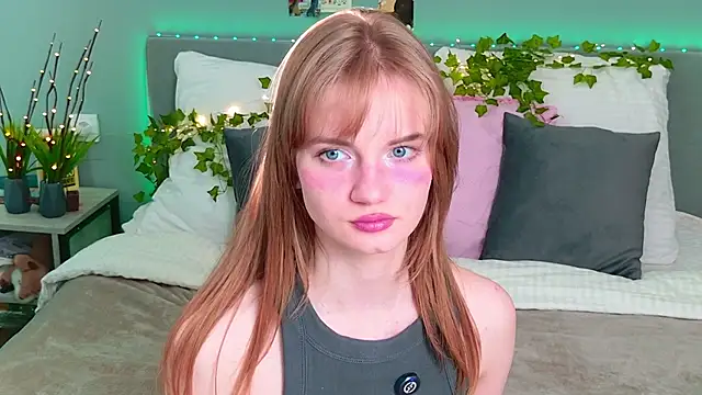 ElfieWhite online show from June 2026 04:57:02 PM