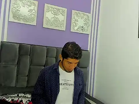 MAGGYE MAX online show from March 2026 01:25:01 PM