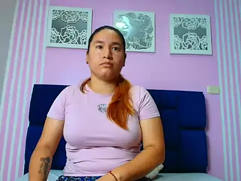 MAGGYE MAX online show from February 2026 01:22:02 PM