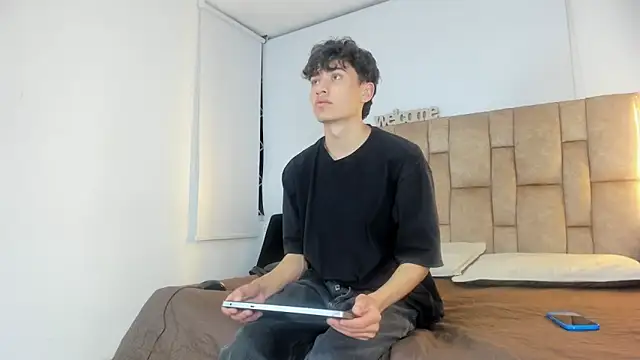 Snapshot of Noir_Sebas chatting on March 2026 03:17:01 AM Noir Sebas online show from March 2026 03:17:01 AM