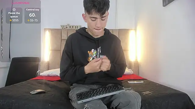 Noir Sebas online show from April 2026 03:18:02 AM