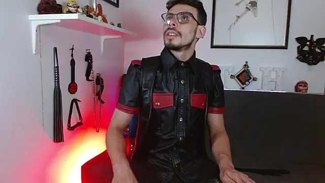 Thom sam  online show from March 2026 11:22:01 PM