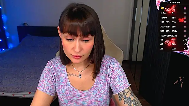 Mel Lovell  online show from April 2026 02:12:02 PM