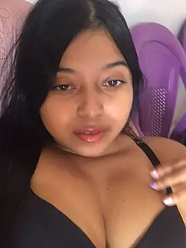 Emmily hott online show from February 2026 01:30:01 PM