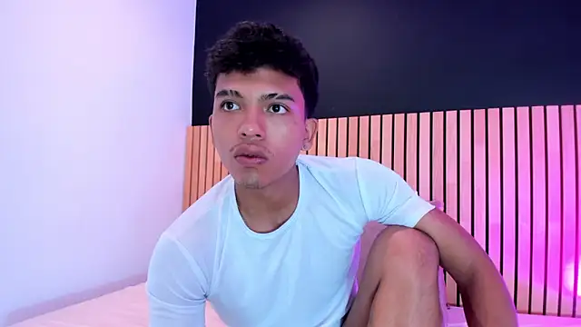 jhoystrong  online show from March 2026 02:06:01 PM