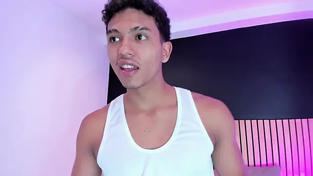 jhoystrong  online show from March 2026 07:32:02 PM