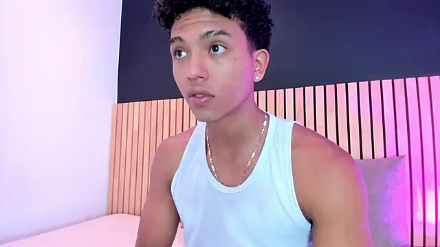 jhoystrong  online show from February 2026 07:38:01 PM