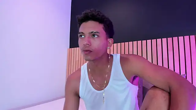 jhoystrong  online show from March 2026 07:54:01 PM