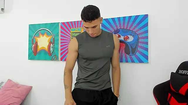 Thomas walker14 online show from April 2026 01:18:01 PM