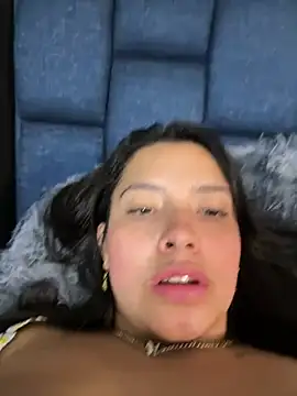 Miss Bella Flame online show from July 2026 11:39:02 PM