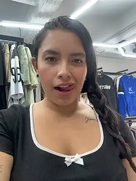 Miss Bella Flame online show from April 2026 07:58:02 PM