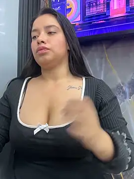 Snapshot of Miss_Bella_Flame chatting on May 2026 07:01:01 PM Miss Bella Flame online show from May 2026 07:01:01 PM