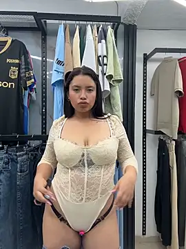 Miss Bella Flame online show from April 2026 05:03:02 PM