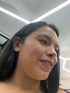 Miss Bella Flame online show from April 2026 04:41:01 PM