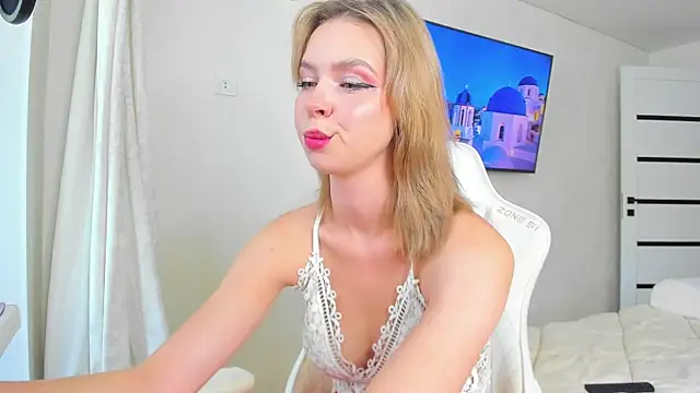 GlitchyDolly online show from June 2026 04:20:02 AM