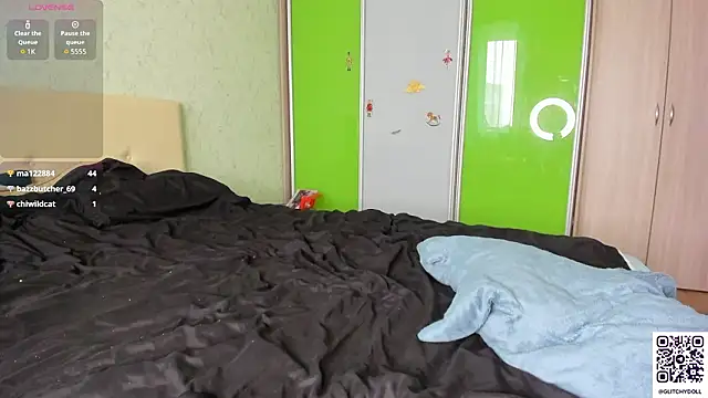 GlitchyDolly online show from March 2026 08:26:33 AM