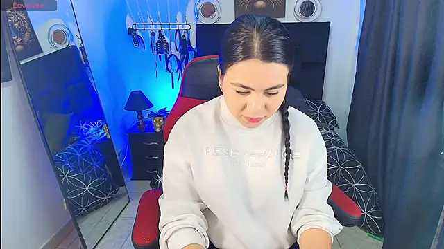 Liu wen  online show from March 2026 12:53:02 PM